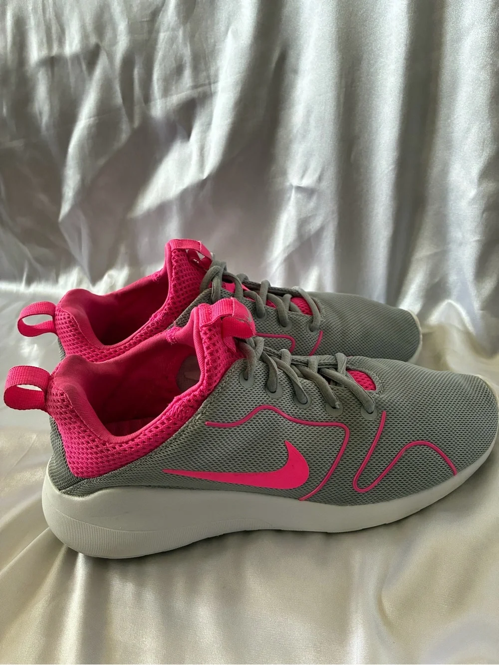 Nike Kaishi 2.0 Grey Pink White Sneakers Shoes 833666-051 Women’s 8.5